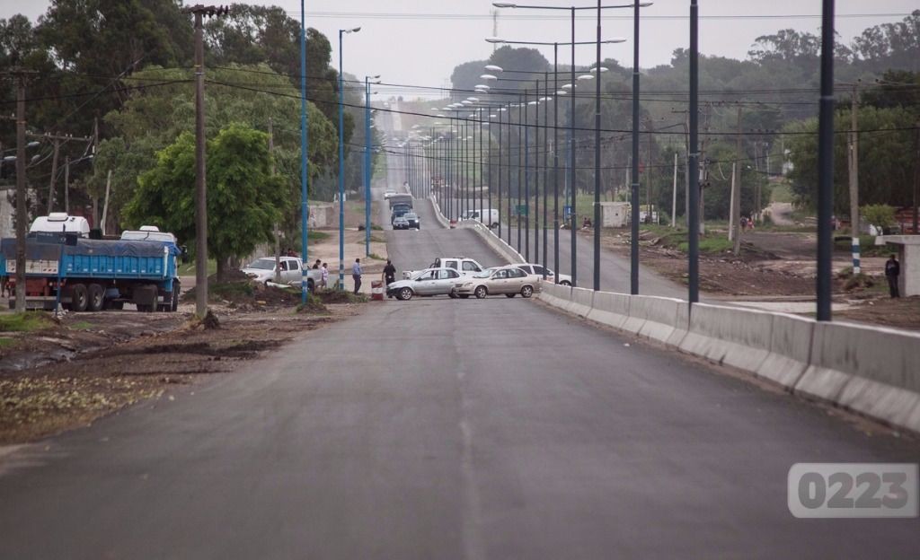 Choque por el "muro" de ruta 88 en Batán: dos 4x4 no se vieron en ... - 0223 Diario digital de Mar del Plata (Comunicado de prensa) (Registro)