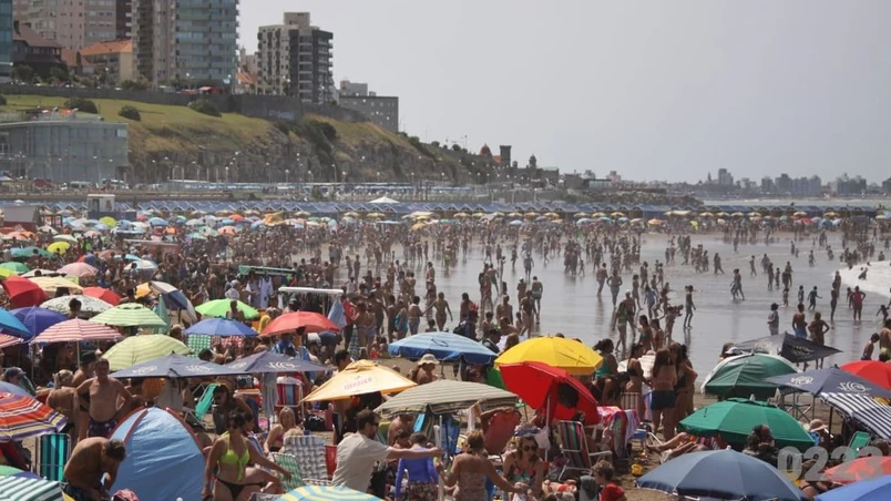 Veranear en tiempos de coronavirus: cómo se aplicaría el distanciamiento en las playas