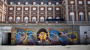 El mural de Maradona que sorprende a turistas y marplatenses en La Rambla