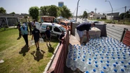 El Municipio distribuye agua en bidones para atender la demanda. Foto: MGP.
