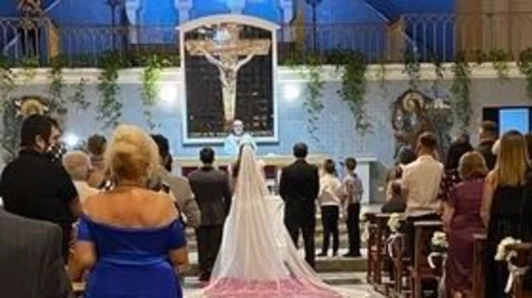 Y el cura dónde está? Y el cura dónde está?