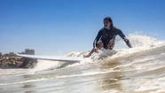 Andy Nieblas, estrella mundial del surf, llegó a Chapadmalal para el Longboard Fest