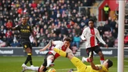 Gran triunfo del Aston Villa de "Dibu" Martínez y Buendía ante Southampton 