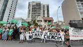 Marcha de antorchas: trabajadores del Conicet se movilizarán frente a la Municipalidad