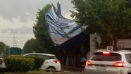 De tromba marina a tornado: vidrios explotados, carteles caídos y techos volados en Miramar