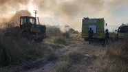 Voraz incendio en un campo de Batán: mirá el video