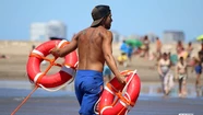 Guardavidas denuncian falta de seguridad en playas del sur