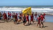 Guardavidas de Pinamar en conflicto con los concesionarios de playa