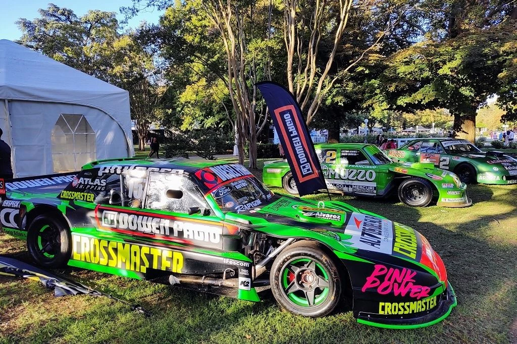 Una de las exposiciones en Balcarce en el marco de la 30° Fiesta del Automovilismo.