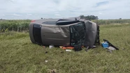 Una familia oriunda de Tucumán se accidentó a la altura del kilómetro 311 de la ruta 2. Foto: 02265.