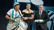 El Tula recibió el premio para Argentina en representación a la mejor hinchada del mundo 