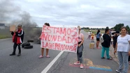 Vecinos de La Herradura protestaron en la ruta 226 por inundaciones en su barrio.