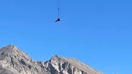 Los rescatistas utilizaron un helicóptero para trasladar a los turistas afectados