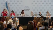 Cristina Fernández distinguió en el Senado a la presidenta de Abuelas de Plaza de Mayo de Mar del Plata