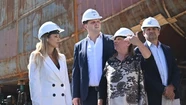Cheppi acompañó a Flavia Royón en la recorrida por el astillero SPI.