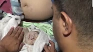 Video: nació sin signos vitales y un policía le salvó la vida con masajes cardíacos