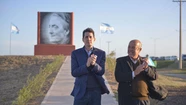 Wado de Pedro visitó Mar Chiquita para homenajear a Alfonsín y a Kirchner