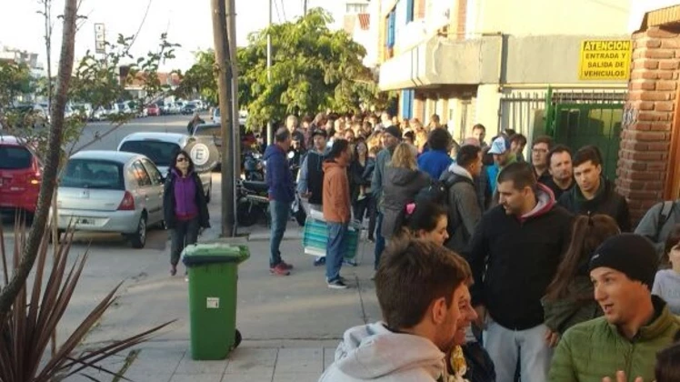 Promesa Tableta Arne Largas colas para vacunarse contra la fiebre amarilla: hay un solo puesto en Mar del Plata | 0223 Promesa Tableta Arne Largas colas para vacunarse contra la fiebre amarilla: hay un solo puesto en Mar del Plata | 0223