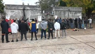 Insólito: motochorros se reunieron en un cementerio para recordar a un amigo y quedaron detenidos