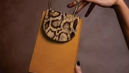 Odette y +Uso crean carteras con paños degradables confeccionados a partir de diferentes deshechos. Foto: Instagram