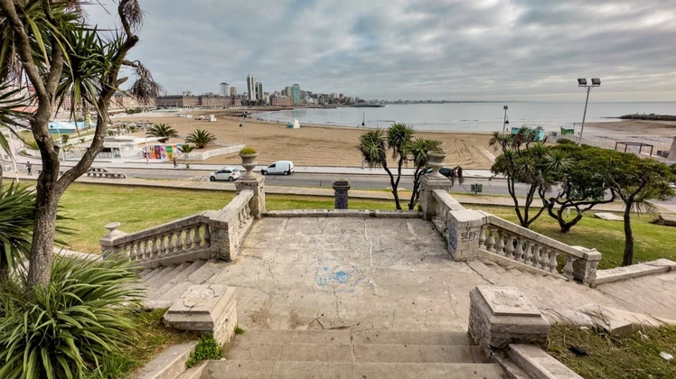 El Municipio inició la restauración de la Escalera Imperial construida en 1903. Foto: MGP. El Municipio inició la restauración de la Escalera Imperial construida en 1903. Foto: MGP.