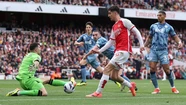 Video: la descomunal atajada de "Dibu" Martínez ante el Arsenal