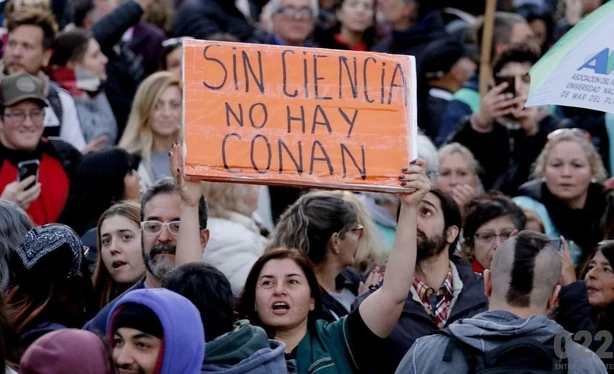 Las mejores fotos de una histórica marcha en Mar del Plata contra el recorte a las universidades. Foto: 0223.