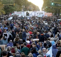 Trabajadores universitarios cruzaron a Montenegro por sus críticas a la marcha