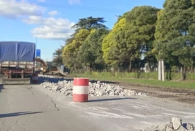 Por las obras de mejora del asfalto, hay un carril interrumpido de la ruta 88 mano a Mar del Plata. Foto: 0223.