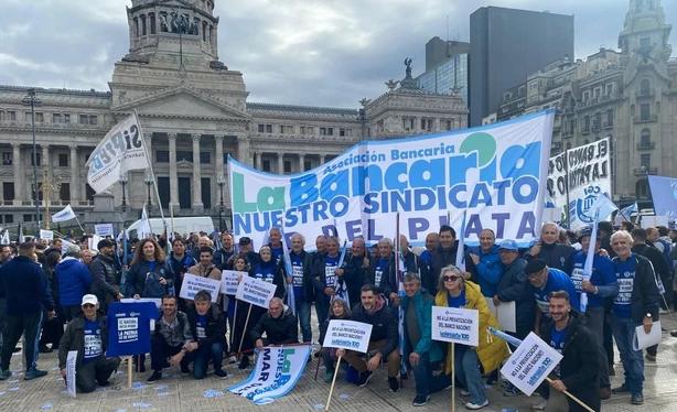 Bancarios marplatenses celebraron el freno a la privatización Nación