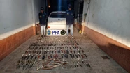 Caza furtiva y comercio ilegal: vendían cuchillos con piezas de animales silvestres