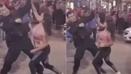 Video: una mujer se agarró a trompadas con un policía y el relato se hizo viral