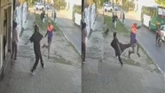 Video: vecino héroe detuvo a un peligroso delincuente con una patada voladora