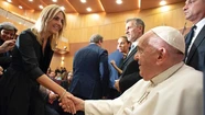 Marina Sánchez Herrero saluda al Papa Francisco.