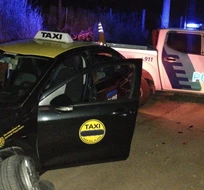 Robaron un taxi y chocaron con un patrullero: uno de los autores tiene 15 años