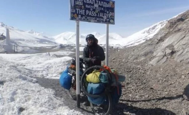 Un regalo de su abuela le cambió la vida y recorrió 40 países en bicicleta