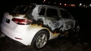 El Audi en el que huyeron los cómplices del delincuente abatido fue encontrado incendiado
