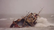 Navegó sin tripulación y encalló frente a una playa de Constitución: a 30 años de la travesía del “barco fantasma”