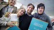 Kicillof inauguró un edificio escolar y entregó computadoras en General Belgrano