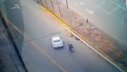 Video: pensó que lo seguía un motochorro, lo chocó y lo mató