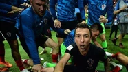 La divertida secuencia del fotógrafo "atropellado" en el gol de Croacia