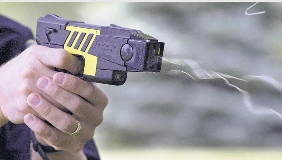 El Gobierno compró las primeras 100 pistolas Taser para las fuerzas de  seguridad