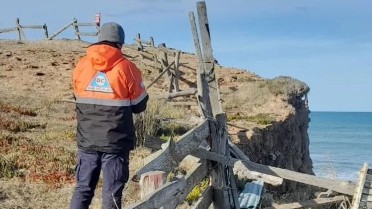 Denuncian peligro de derrumbe en un balneario del sur de Mar del Plata |  0223