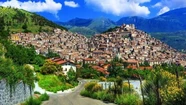 Calabria y otras regiones italianas viven una grave crisis demográfica que afecta su economía.