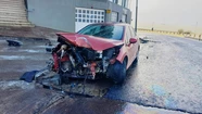 Conductor protagonizó un fuerte choque en la costa y terminó con el auto secuestrado por falta de papeles