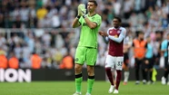 El mensaje de "Dibu" Martínez tras la dura derrota de Aston Villa