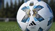 La nueva pelota para la Copa de la Liga tiene las tres estrellas ¿Cuánto sale?