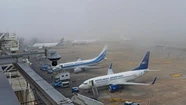 Más de 110 vuelos afectados en Aeroparque y Ezeiza por el temporal de lluvia