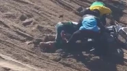 Dramático accidente en el Enduro: un competidor terminó con la cabeza atrapada en la rueda de su moto