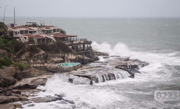 Subtropical Cyclone Threatens Abrupt Temperature Change and Storms for the Week Ahead